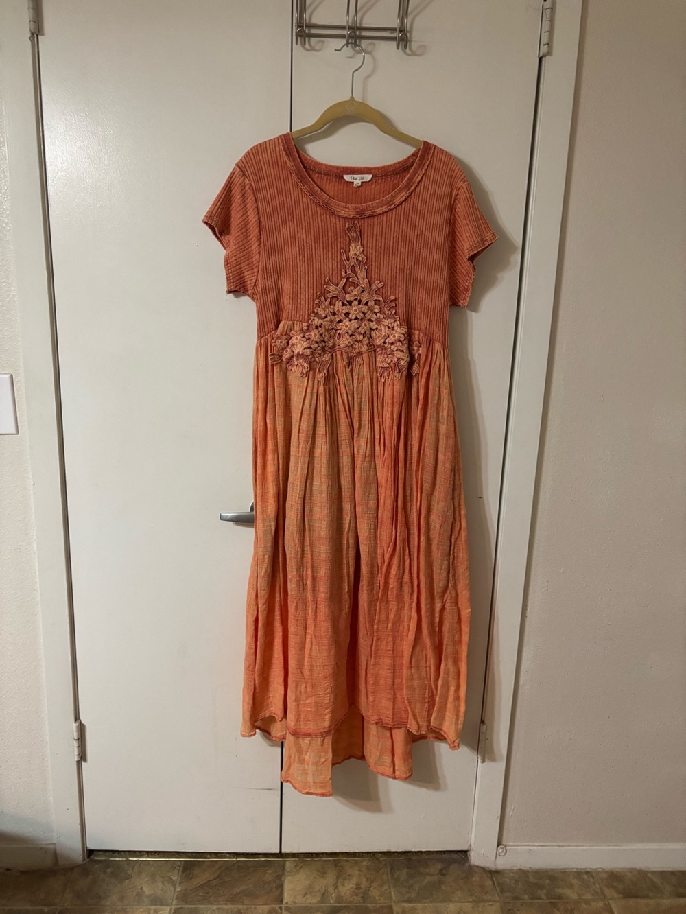 Oli and Hali Orange Embroidered Maxi Dress with Short Sleeves size M